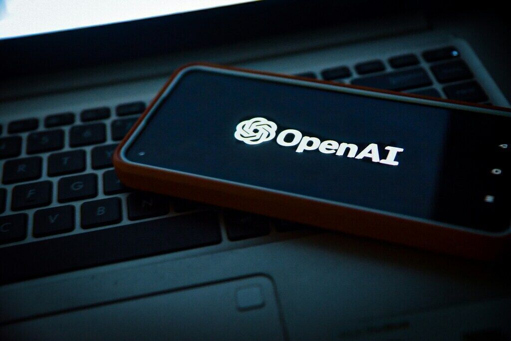 A Calmer Kind of AI: OpenAI’s Next Device Aims to Be a “Quiet Cabin by a Lake”